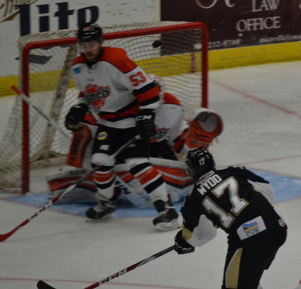 Lynch Signs With ECHL's Wheeling Nailers - Robert Morris